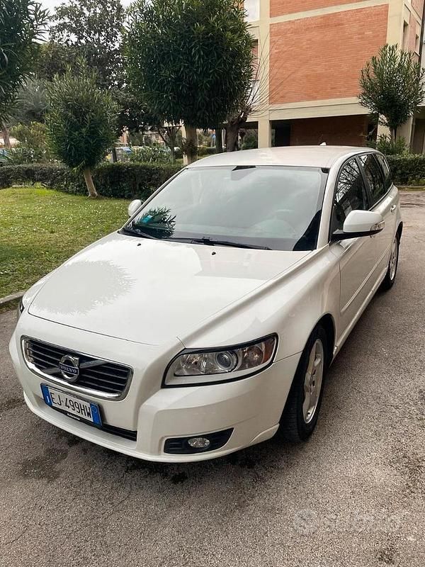 Usata Volvo V50 114 CV (83 kW) 2011 Bianco Station wagon