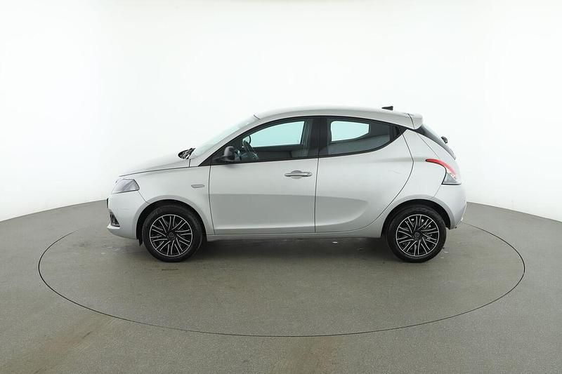 Usata Lancia Ypsilon Gold 69 CV (50 kW) 2022 Argento Utilitaria