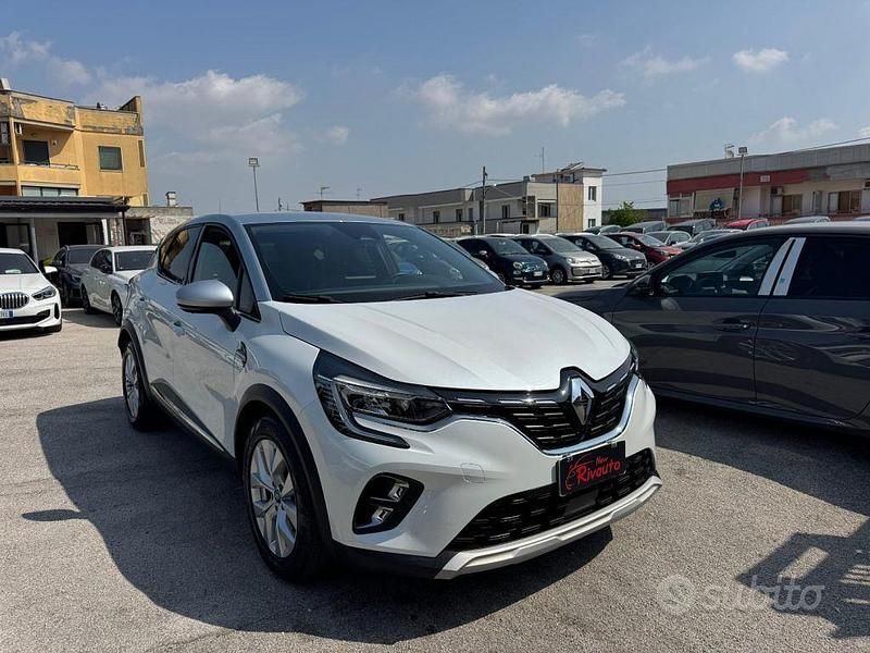 Usata Renault Captur Intens 160 CV (117 kW) 2021 Bianco SUV