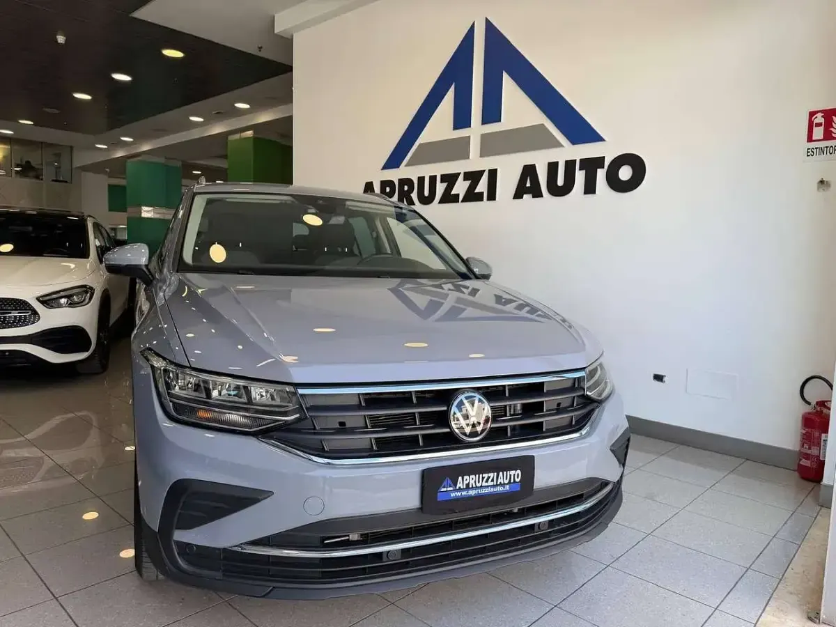 Usata VW Tiguan Life 150 CV (110 kW) 2022 Grigio SUV