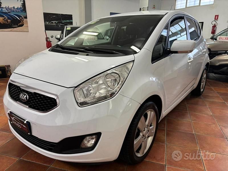 Usata Kia Venga 90 CV (66 kW) 2012 Bianco Utilitaria