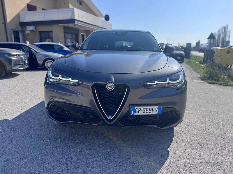 Usata Alfa Romeo Stelvio Super 210 CV (154 kW) 2023 Grigio SUV