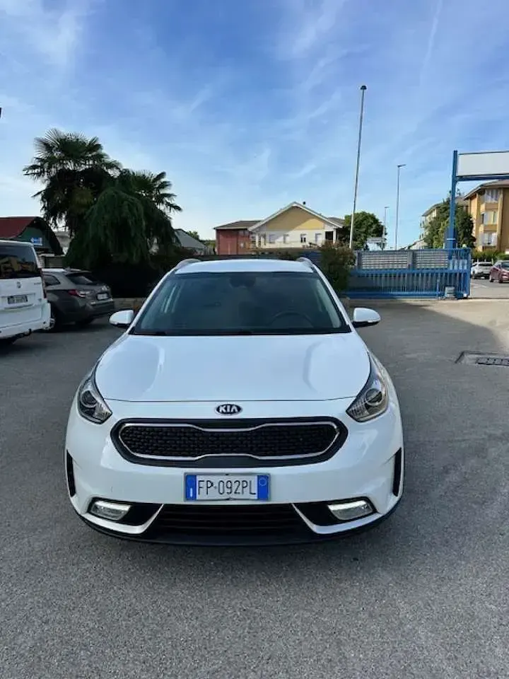 Usata Kia Niro Style 105 CV (77 kW) 2018 Bianco SUV