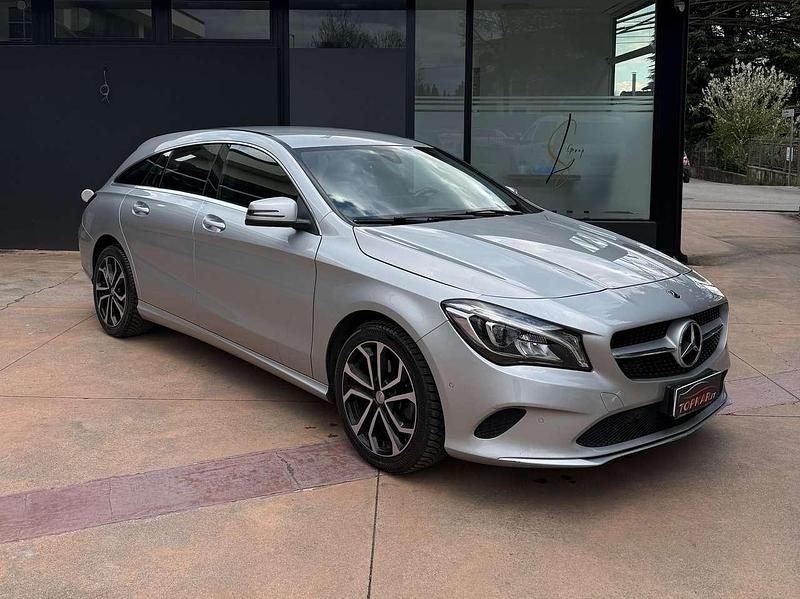 Usata Mercedes CLA180 Shooting Brake Premium 109 CV (80 kW) 2018 Grigio Station wagon