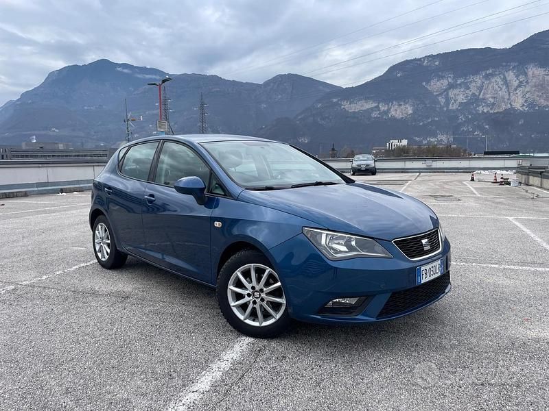 Blu Usata 2015 Seat Ibiza Tre volumi | 6900 € (Cara) - Immagine 1/4