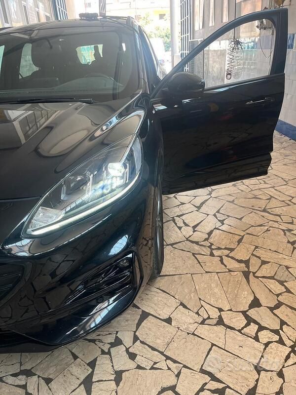 Usata Ford Kuga ST-Line 120 CV (88 kW) 2022 Nero SUV