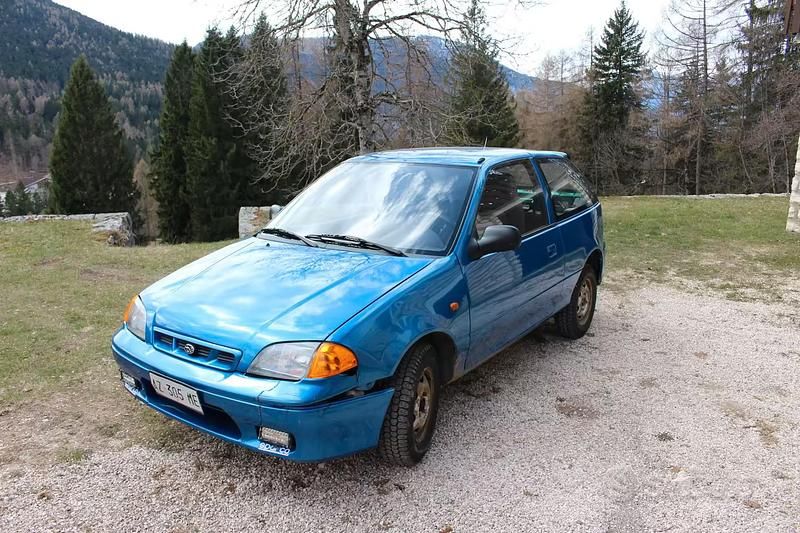Usata Subaru Justy 1998 Blu Utilitaria