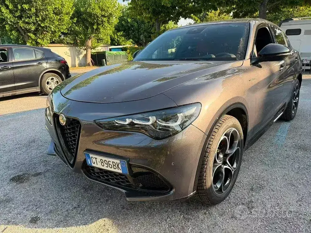 Usata Alfa Romeo Stelvio Veloce 280 CV (205 kW) 2024 Grigio SUV