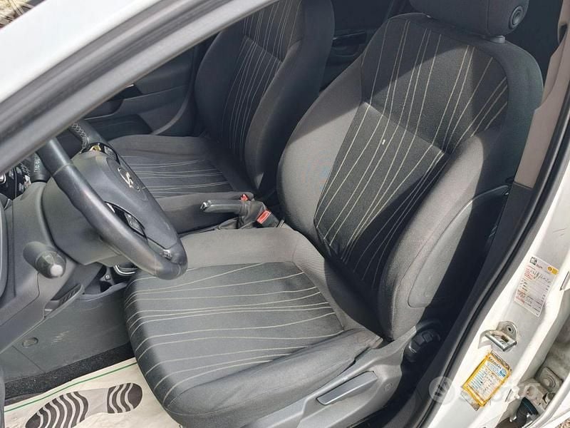 Usata Opel Corsa Edition 80 CV (58 kW) 2010 Bianco Utilitaria