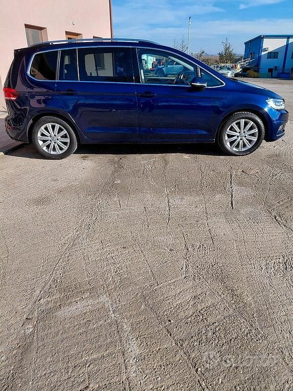Usata VW Touran Executive 190 CV (139 kW) 2016 Blu Monovolume