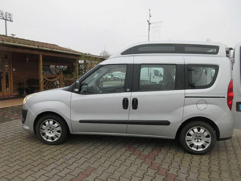 Usata Fiat Doblò 105 CV (77 kW) 2011 Grigio Monovolume