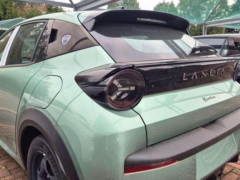 Usata Lancia Ypsilon 110 CV (80 kW) 2025 Verde Utilitaria