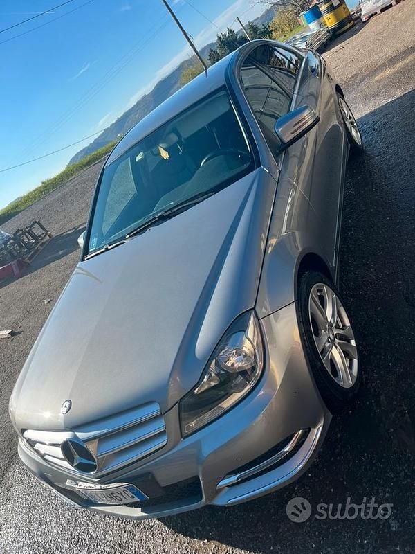 Usata Mercedes C220 170 CV (125 kW) 2014 Grigio Berlina