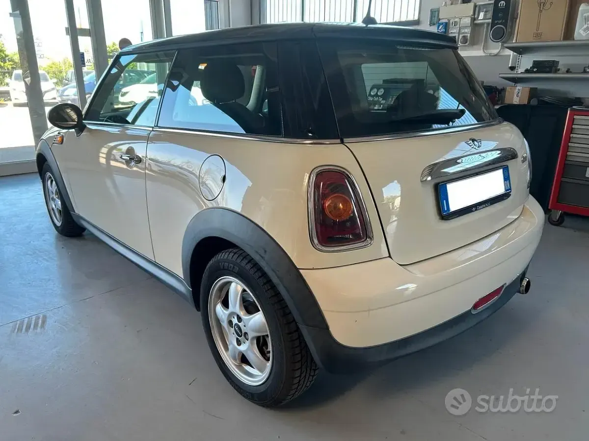 Usata Mini ONE 95 CV (69 kW) 2008 Beige Utilitaria