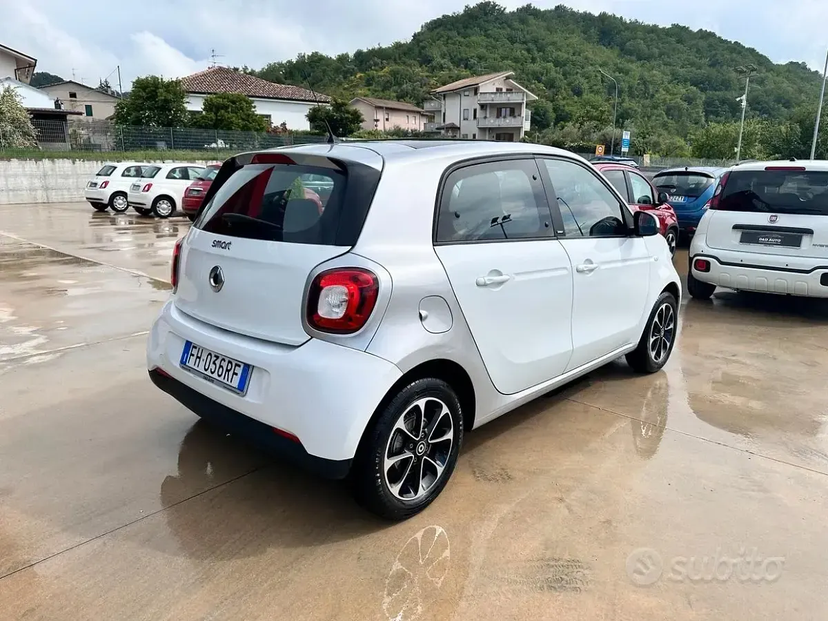 Usata Smart ForFour Passion 71 CV (52 kW) 2017 Bianco Utilitaria