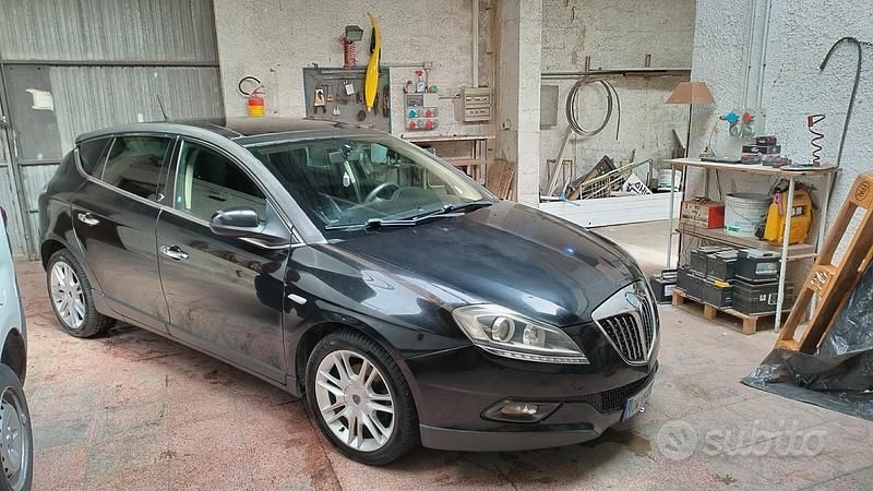 Usata Lancia Delta 120 CV (88 kW) 2010 Nero Utilitaria