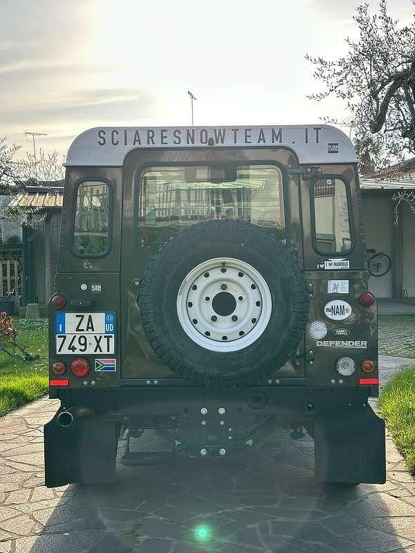 Usata Land Rover Defender 122 CV (89 kW) 2013 Bronzo Furgone