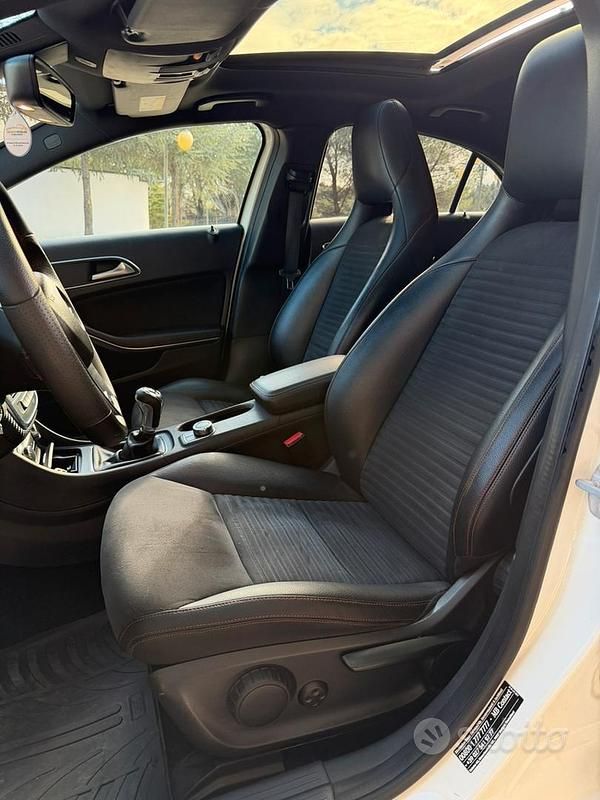 Usata Mercedes A200 Premium 136 CV (100 kW) 2012 Bianco Berlina