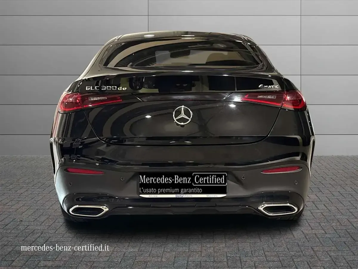 Usata Mercedes GLC300de AMG 197 CV (144 kW) 2023 Nero ossidiana Coupé