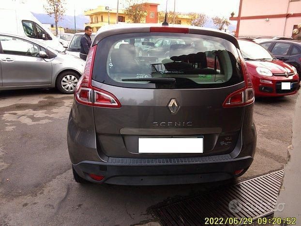 Usata Renault Scénic III 110 CV (80 kW) 2011 Grigio Monovolume