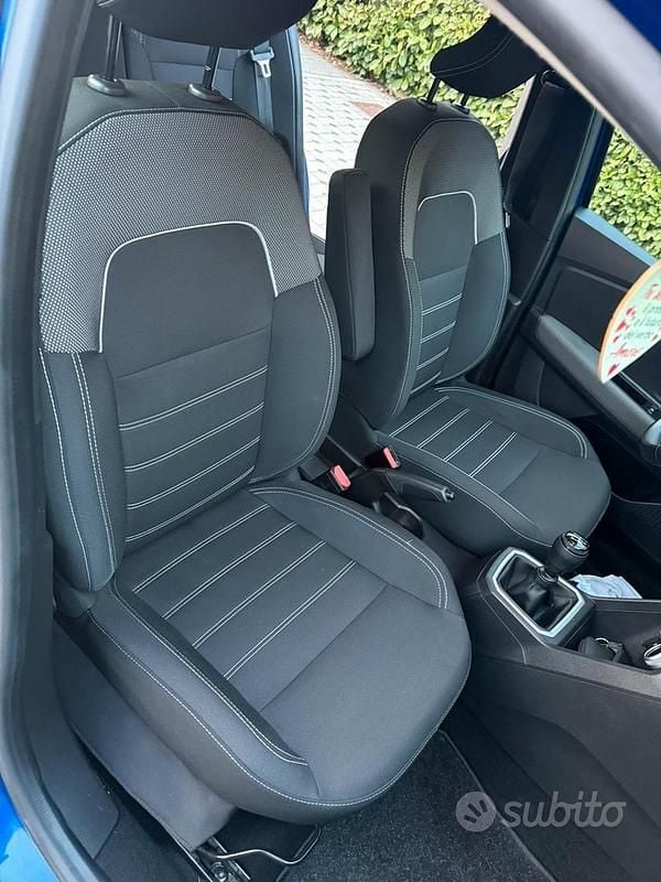 Usata Dacia Sandero 90 CV (66 kW) 2023 Blu Utilitaria