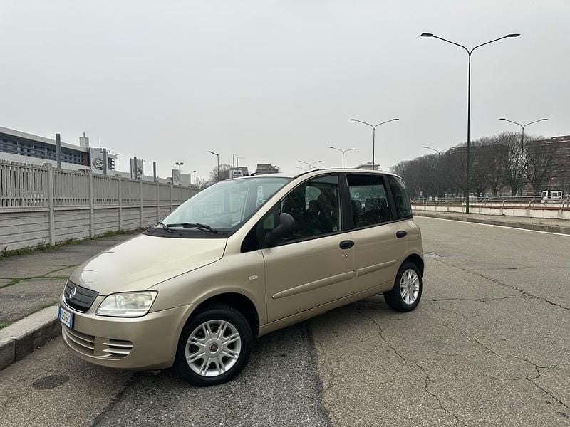 Usata Fiat Multipla 103 CV (75 kW) 2009 Oro Monovolume