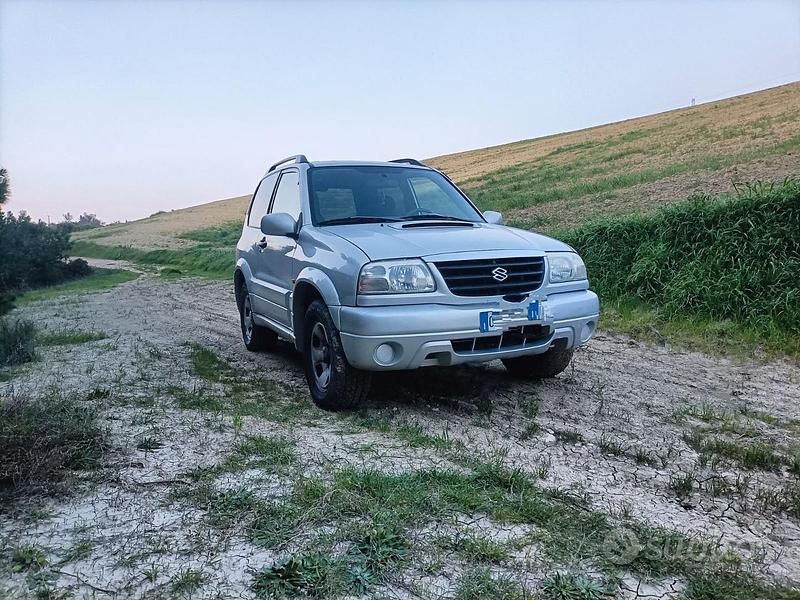 Usata Suzuki Vitara 2004 Grigio SUV