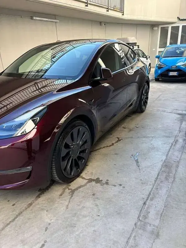 Usata Tesla Model Y Performance 338 kW (460 CV) 2024 Rosso SUV