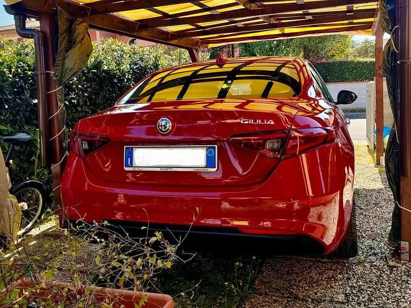 Usata Alfa Romeo Giulia 150 CV (110 kW) 2017 Rosso Berlina