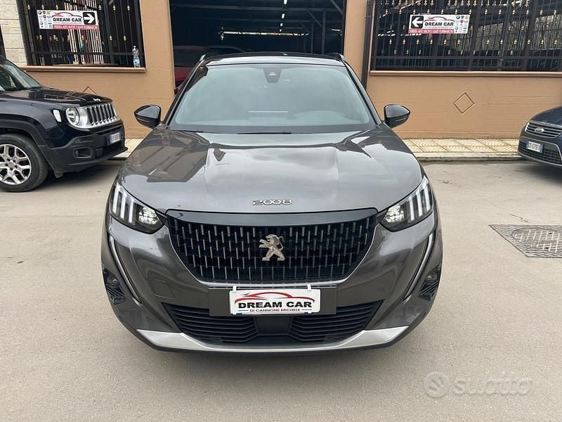 Usata Peugeot 2008 GT-line 130 CV (95 kW) 2020 Grigio SUV