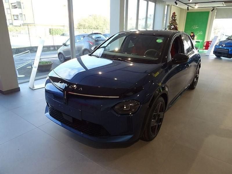 Usata Lancia Ypsilon 61 kW (84 CV) 2024 Blu/azzurro Utilitaria
