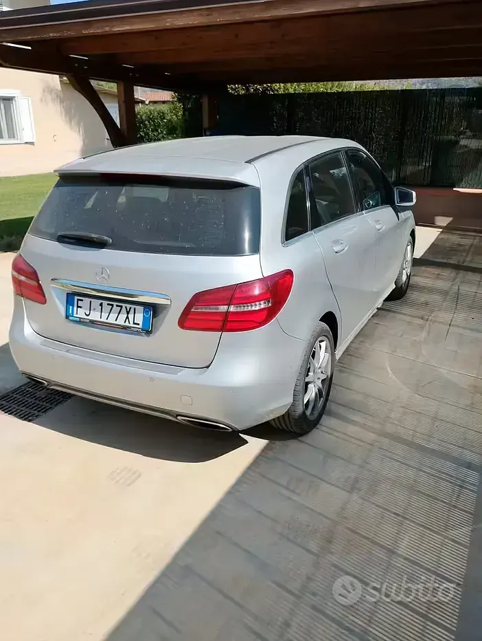 Usata Mercedes B180 109 CV (80 kW) 2017 Utilitaria