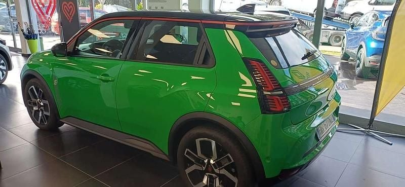 Nuova Renault 5 E-Tech Komfort 77 kW (106 CV) 2026 Verde/nero Berlina