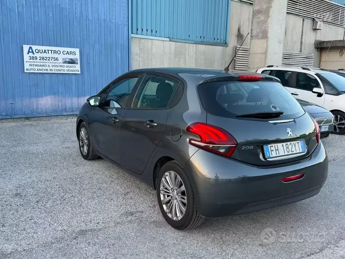 Usata Peugeot 208 Allure 82 CV (60 kW) 2017 Nero Utilitaria