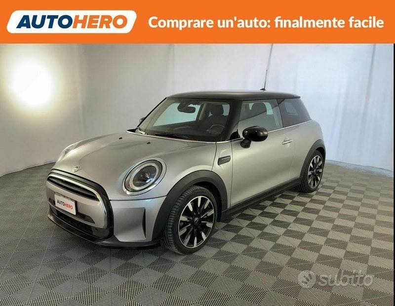Usata Mini Cooper Essential 135 CV (99 kW) 2023 Grigio Utilitaria