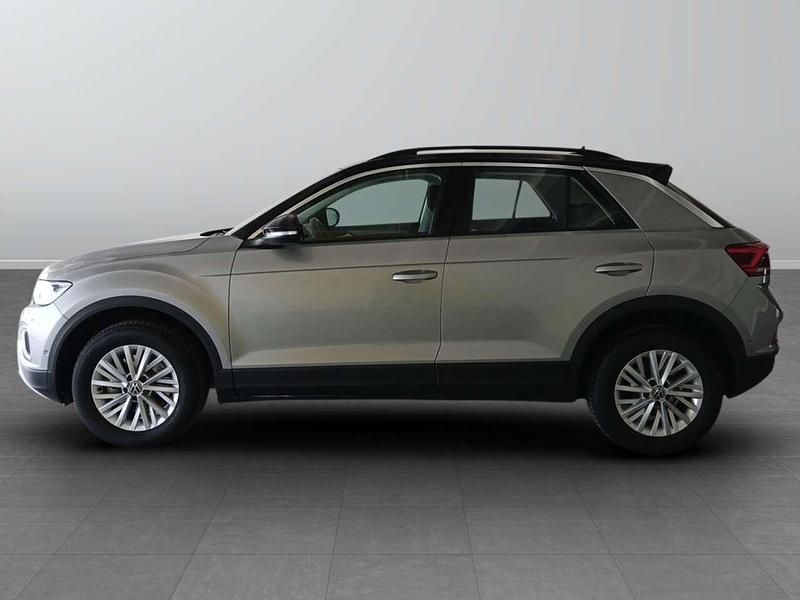 Usata VW T-Roc Life 150 CV (110 kW) 2024 Pyrit silver metallizzato SUV