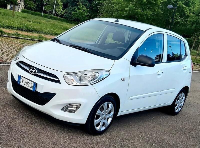 Bianco Usata 2011 Hyundai i10 Due volumi | 4600 € (Molto cara) - Immagine 1/4