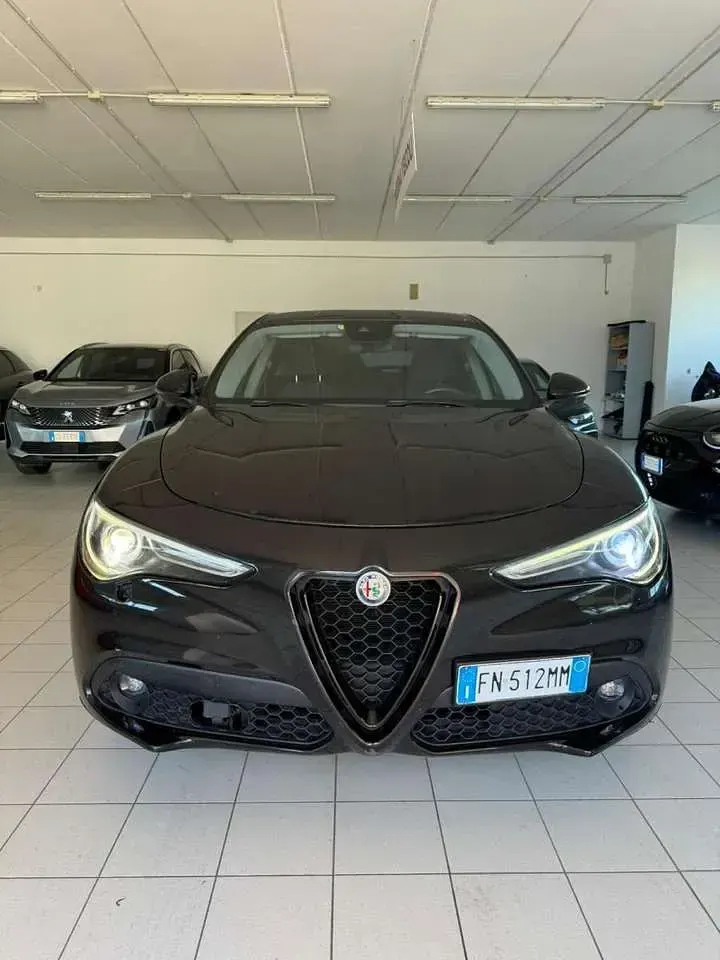 Usata Alfa Romeo Stelvio 180 CV (132 kW) 2018 Nero SUV