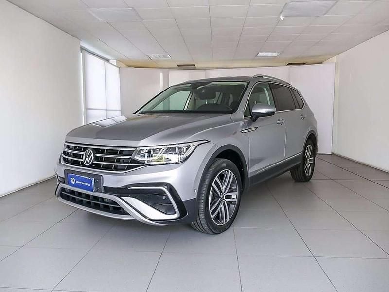 Usata VW Tiguan Allspace Elegance 150 CV (110 kW) 2022 Pyrit silver metallizzato SUV