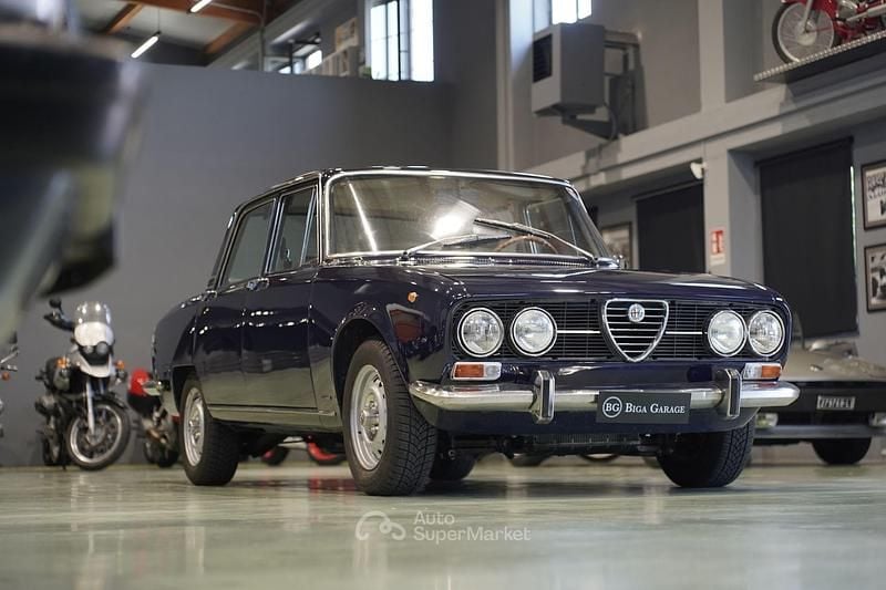 Usata Alfa Romeo Giulia Ti 131 CV (96 kW) 1972 Blu diplomatico Berlina