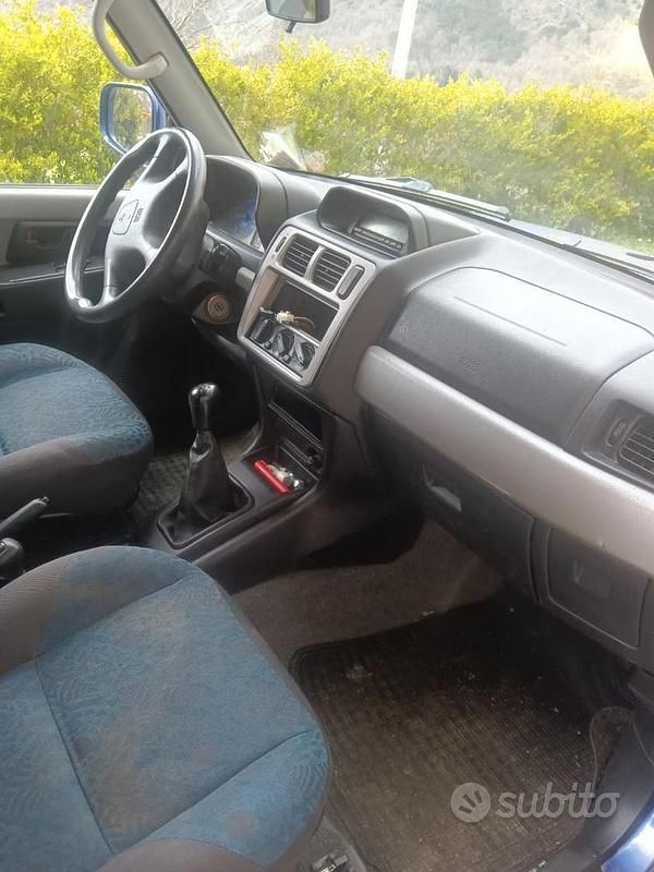 Usata Mitsubishi Pajero 1998 Blu SUV