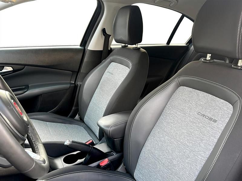 Usata Fiat Tipo Cross 101 CV (74 kW) 2022 Nero Berlina