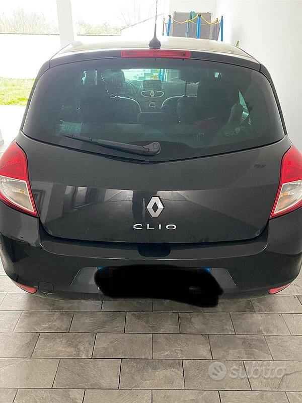 Usata Renault Clio II 85 CV (62 kW) 2010 Nero Utilitaria