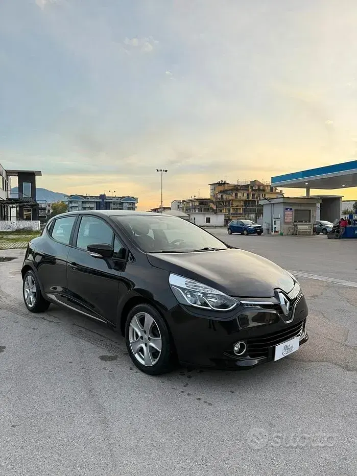 Usata Renault Clio IV Dynamique 75 CV (55 kW) 2012 Nero Berlina