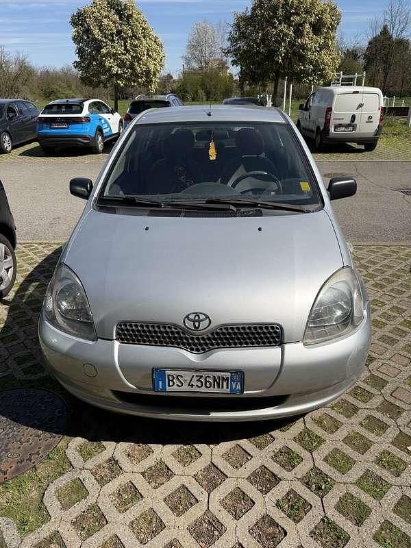 Usata Toyota Yaris Sol 68 CV (50 kW) 2002 Berlina