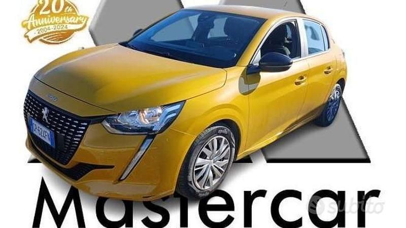 Giallo faro (metallizzato) Usata 2023 Peugeot 208 Active Due volumi | 12.900 € (Buon prezzo) - Immagine 1/4