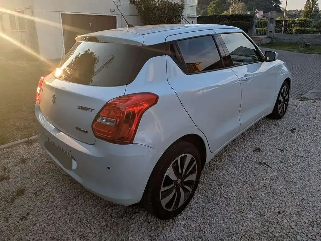 Usata Suzuki Swift 90 CV (66 kW) 2019 Bianco Utilitaria