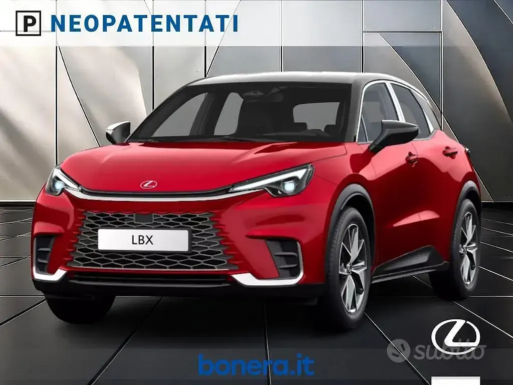Nuova Lexus LBX 136 CV (100 kW) 2026 Rosso SUV