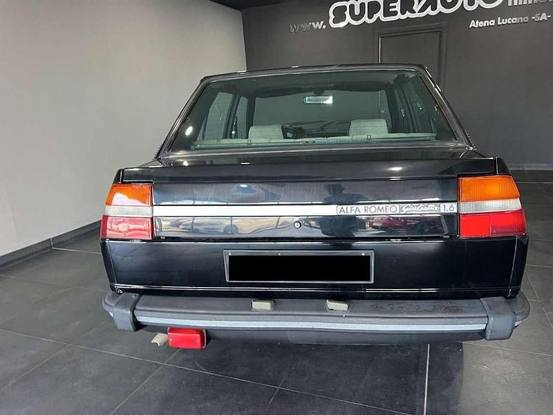 Usata Alfa Romeo Giulietta 109 CV (80 kW) 1982 Marrone(met.) Utilitaria