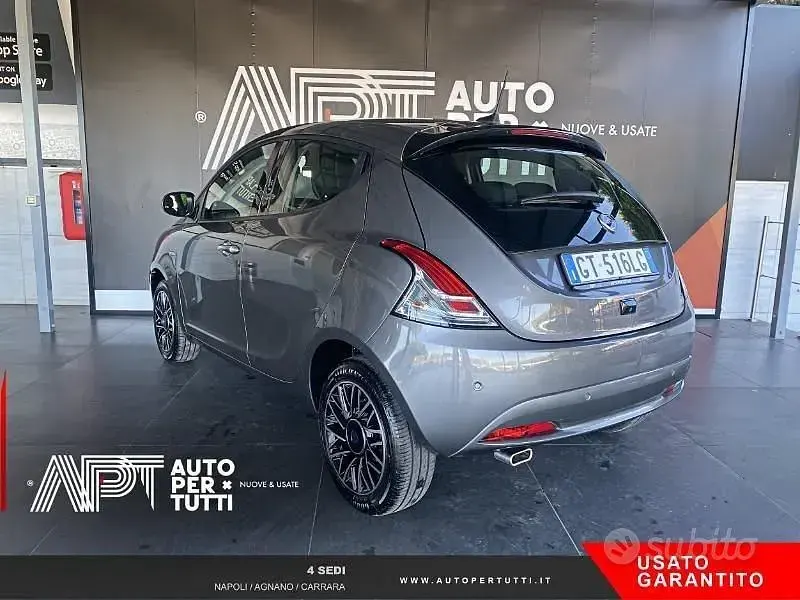Usata Lancia Ypsilon S 69 CV (50 kW) 2024 Grigio Utilitaria